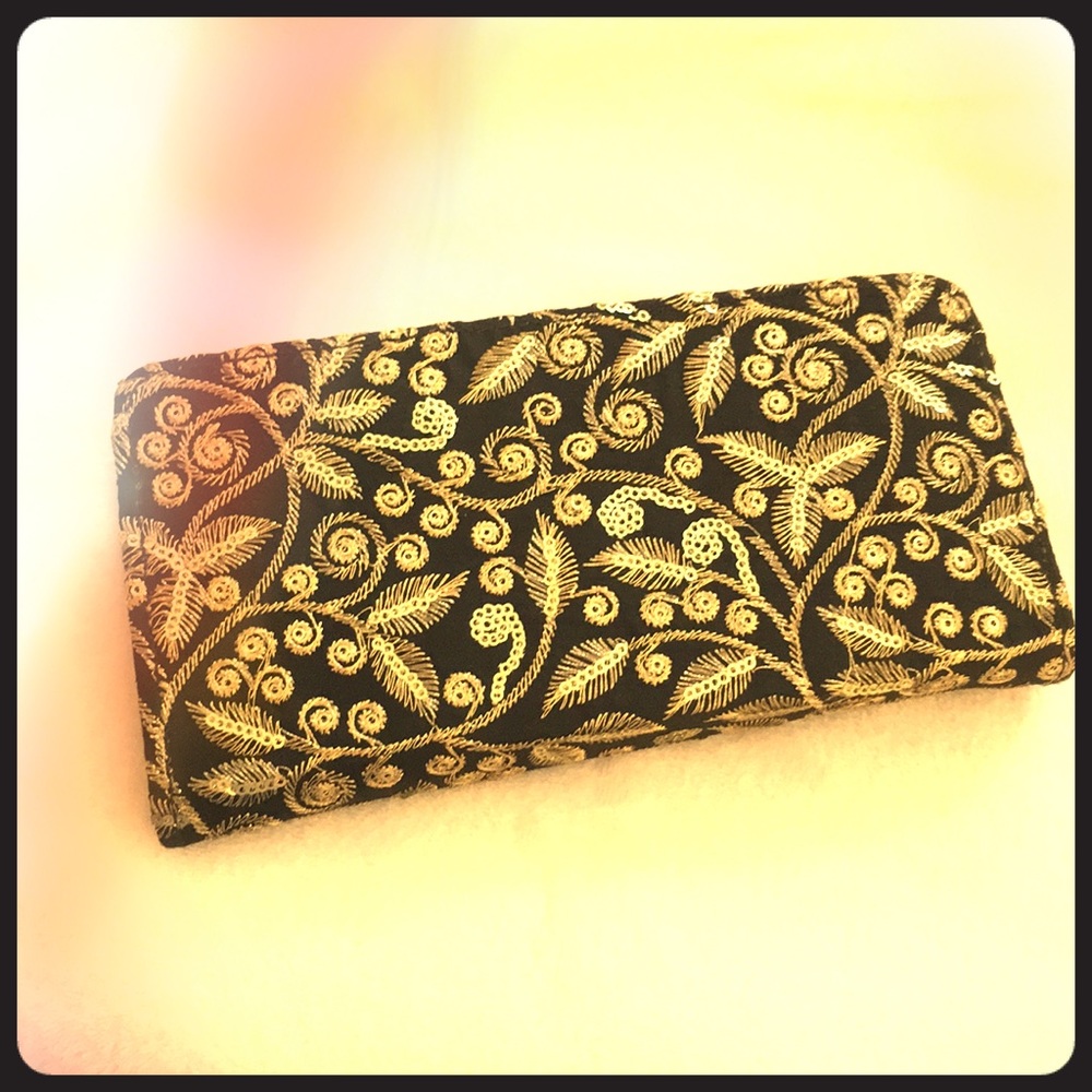 ✨Vintage “thread-work” wallet✨